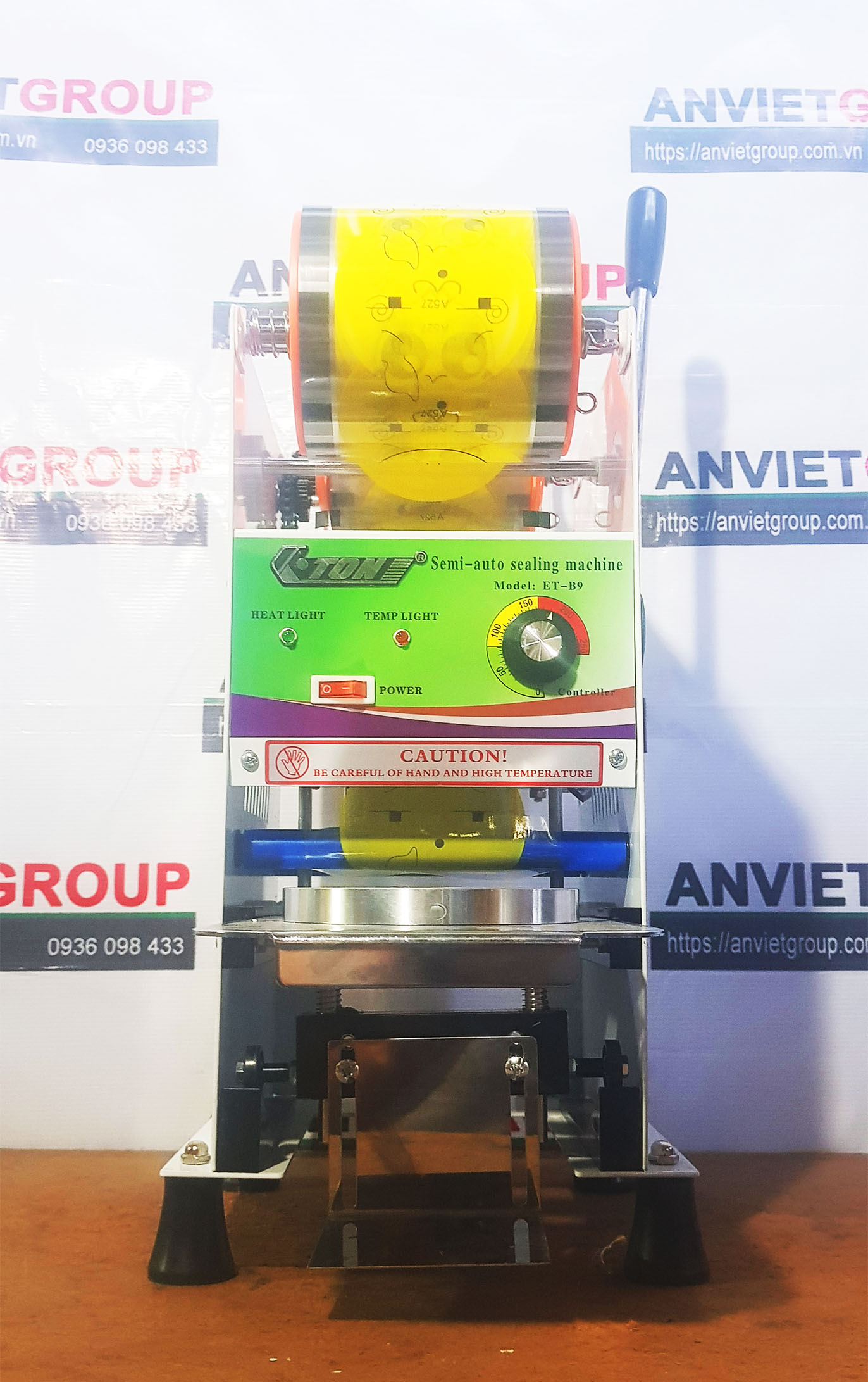 Máy dán ép dập đậy nắp miệng ly cốc bán bán tự động cuộn màng Eton B9 Máy dán ép dập đậy nắp miệng ly cốc bán bán tự động cuộn màng Eton B9