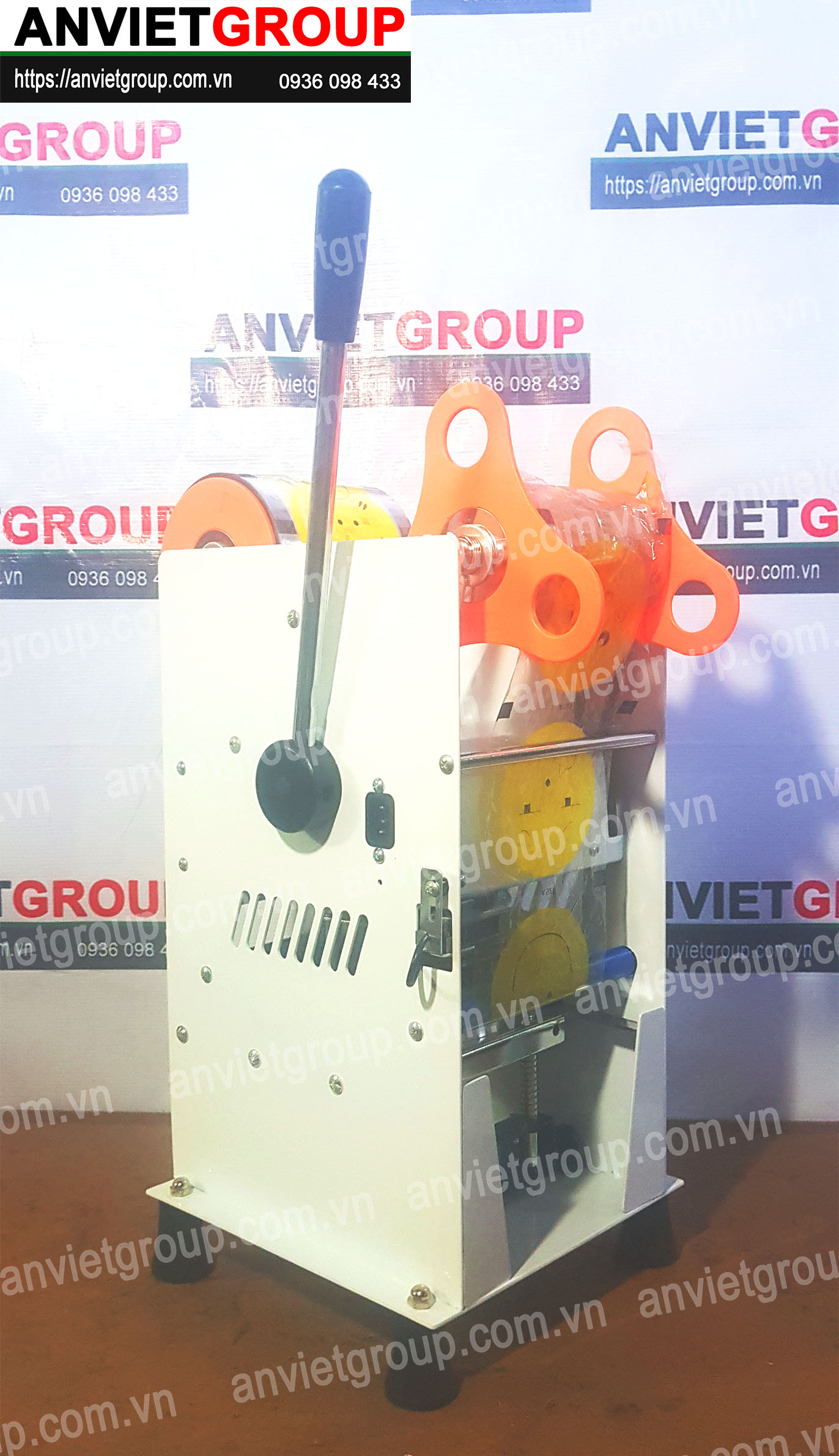 Máy dán ép dập đậy nắp miệng ly cốc bán bán tự động cuộn màng Eton B9 Máy dán ép dập đậy nắp miệng ly cốc bán bán tự động cuộn màng Eton B9